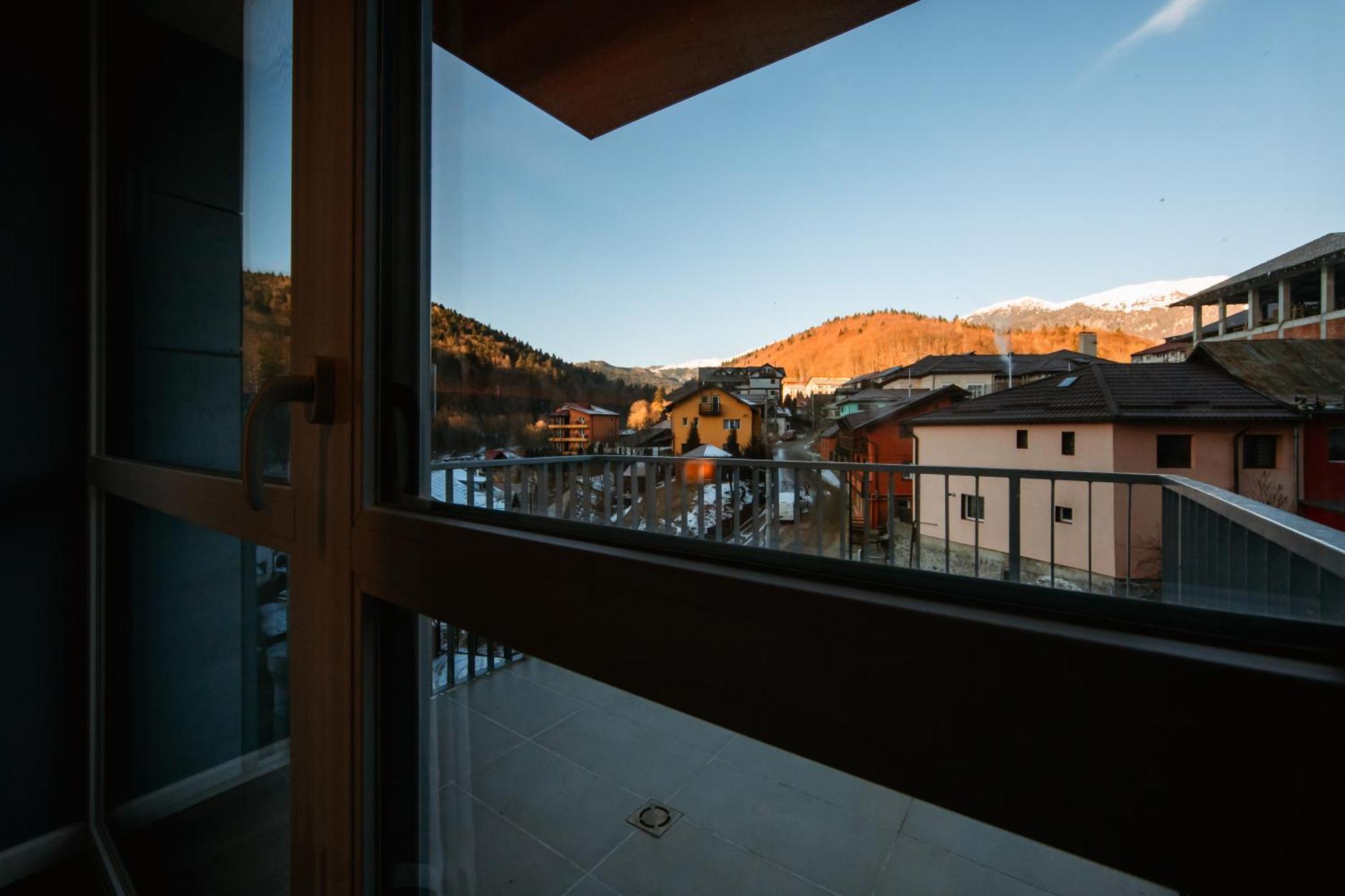 Blue Sky Studio Sinaia Eksteriør billede